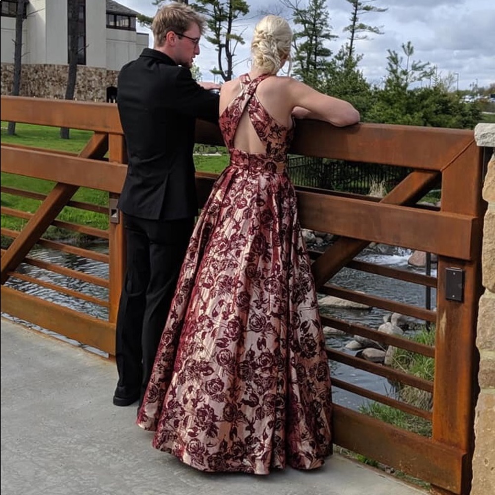 Prom dress - Picture 2 of 2